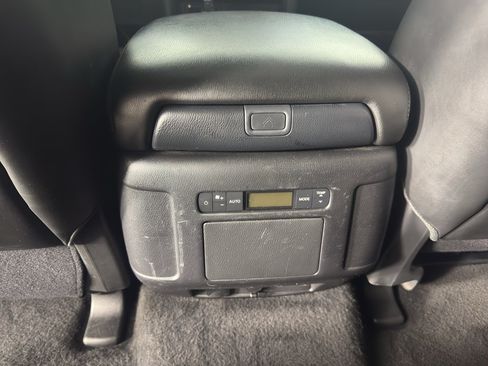 Used 2021 Nissan Armada SL w/ Captain's Chairs Package AWD/4WD image 32