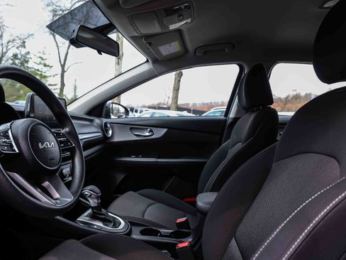 Certified 2024 Kia Forte LXS w/ LXS Technology Package image 8