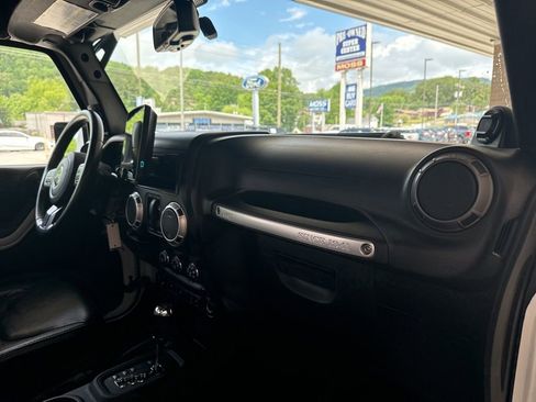 Used 2013 Jeep Wrangler Rubicon w/ Dual Top Group AWD/4WD image 17