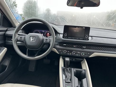 Certified 2023 Honda Accord EX image 17