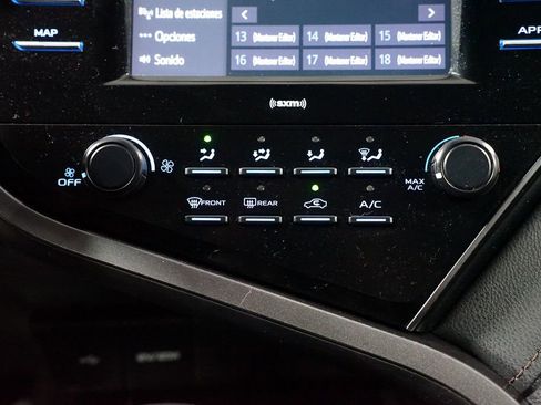 Used 2020 Toyota Camry LE FWD image 19