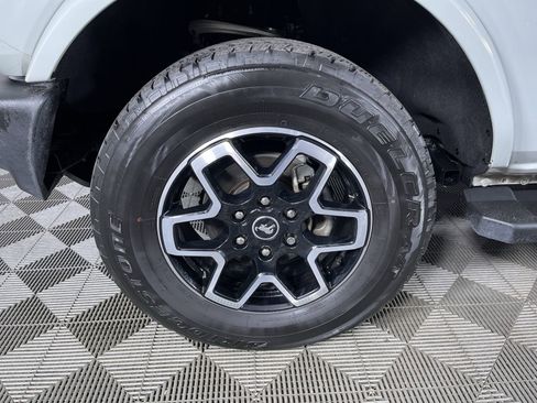 Used 2023 Ford Bronco Outer Banks image 28