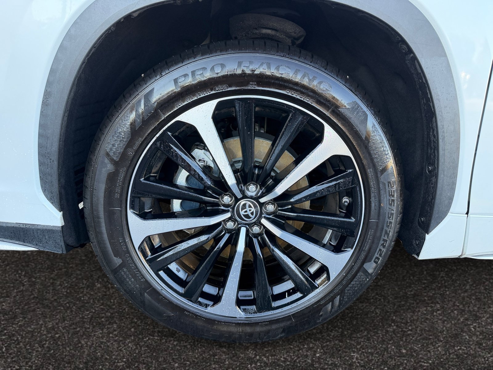 Used 2022 Toyota Highlander XSE AWD/4WD image 14