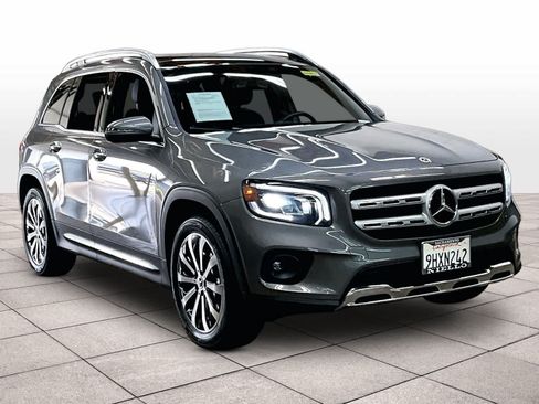 Used 2023 Mercedes-Benz GLB 250 4MATIC image 2