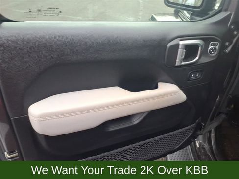 Used 2021 Jeep Wrangler Unlimited Sahara image 10