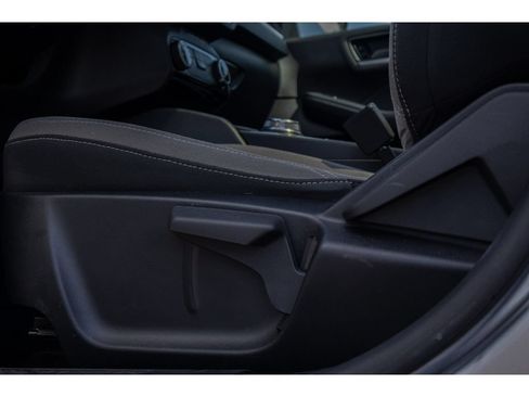 Used 2022 Ford Escape SE FWD image 16
