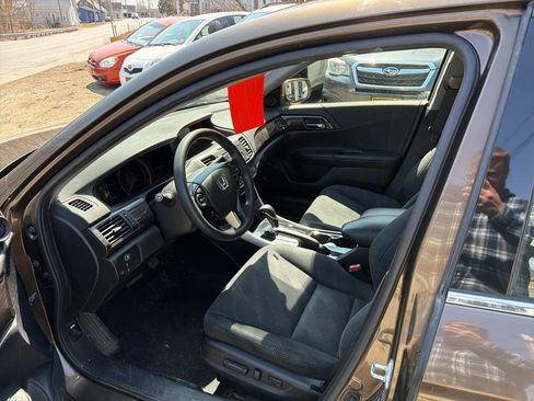 Used 2017 Honda Accord Hybrid Sedan image 7