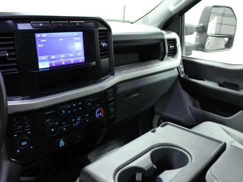 Used 2023 Ford F250 XL image 17