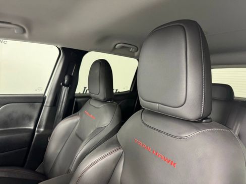 Used 2023 Jeep Renegade Trailhawk w/ Trailhawk Elite Group image 10