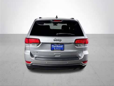 Used 2021 Jeep Grand Cherokee Laredo image 7