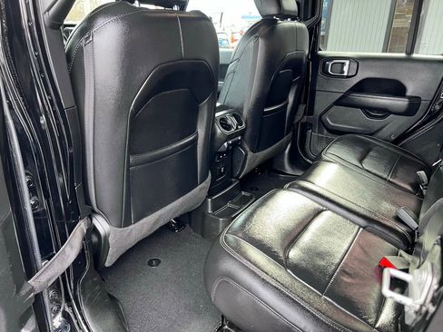 Used 2023 Jeep Wrangler Sahara w/ Cold Weather Group image 16