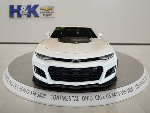 Used 2018 Chevrolet Camaro ZL1 RWD image 2