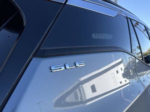 Used 2023 GMC Terrain SLE w/ Driver Convenience Package image 26