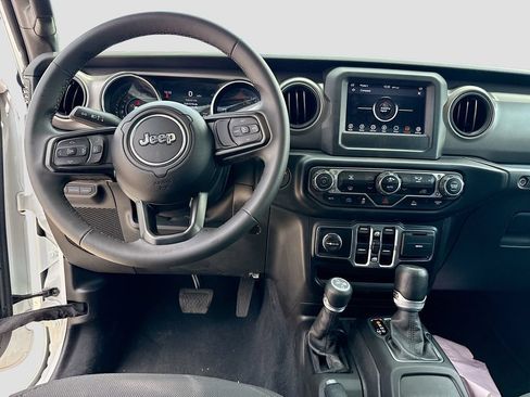 Used 2023 Jeep Wrangler Unlimited AWD/4WD image 25
