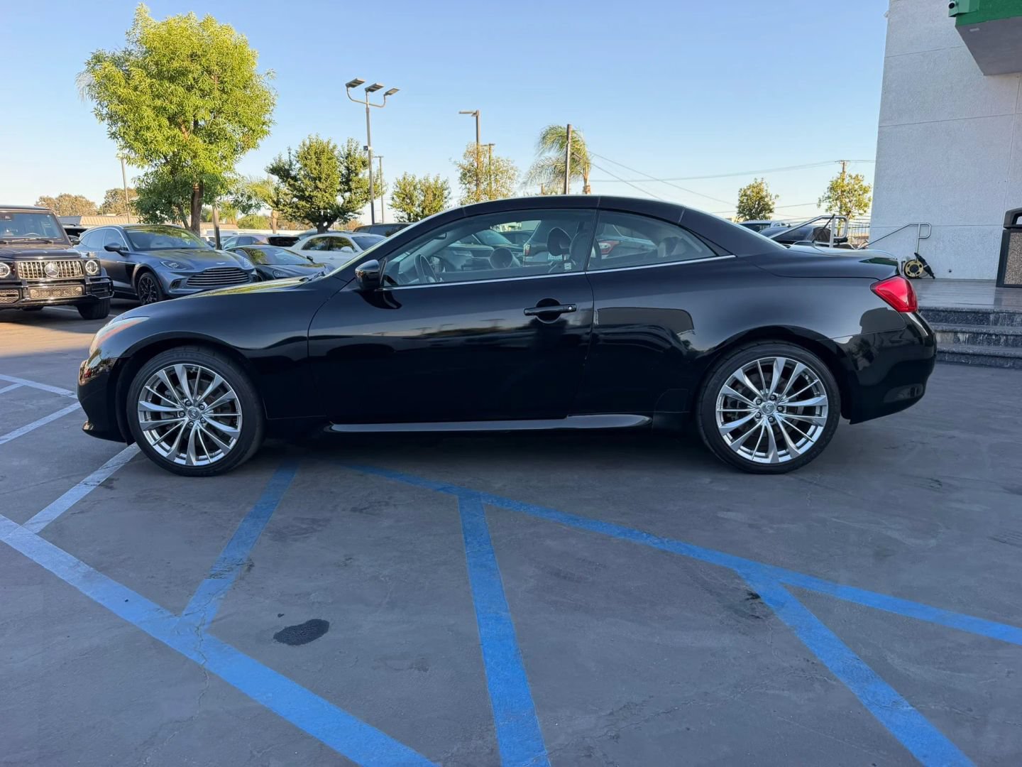 Used 2012 INFINITI G37 Convertible w/ Premium Pkg RWD image 5