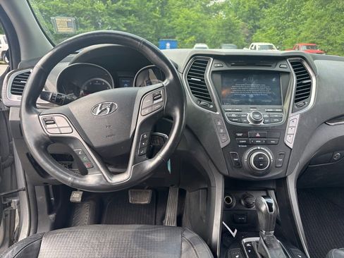 Used 2018 Ford Explorer XLT w/ Equipment Group 201A AWD/4WD image 11