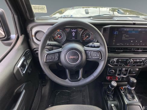 Used 2025 Jeep Wrangler Unlimited Sport AWD/4WD image 12