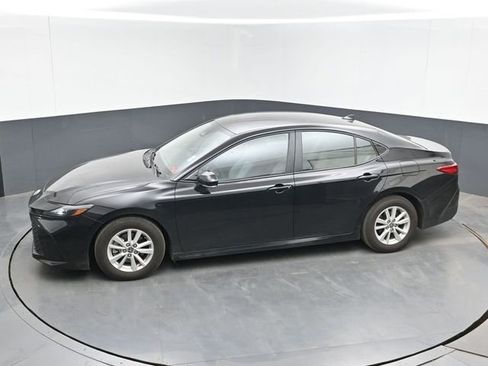 Used 2025 Toyota Camry LE FWD image 22