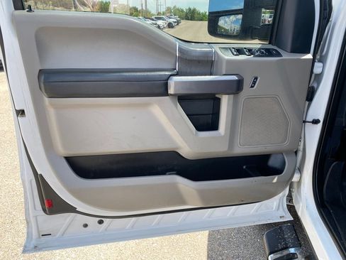 Used 2022 Ford F250 XLT w/ XLT Premium Package AWD/4WD image 19