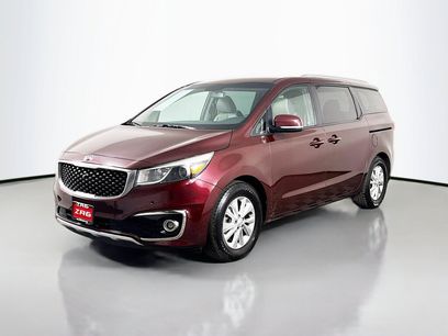 Used 2017 Kia Sedona LX w/ LX Essentials Premium Package