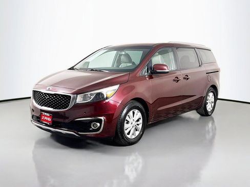 Used 2017 Kia Sedona LX w/ LX Essentials Premium Package FWD image 1