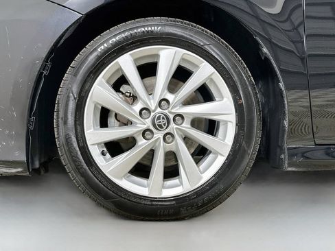 Used 2021 Toyota Camry LE FWD image 30