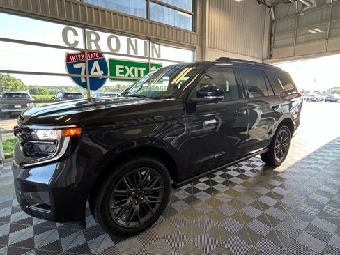 New 2027 Ford Expedition Platinum w/ Stealth Appearance Package AWD/4WD image 3