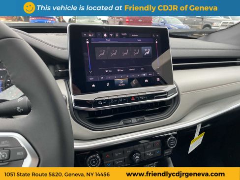 Used 2026 Jeep Compass Limited image 15