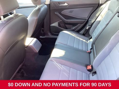 Used 2025 Volkswagen Jetta SE FWD image 10