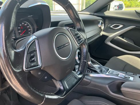 Used 2023 Chevrolet Camaro LT RWD image 9