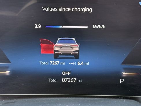 Used 2025 BMW iX xDrive50 w/ Premium Package image 22