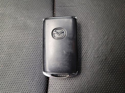 Used 2019 MAZDA MAZDA3 Hatchback w/ Premium Package image 32