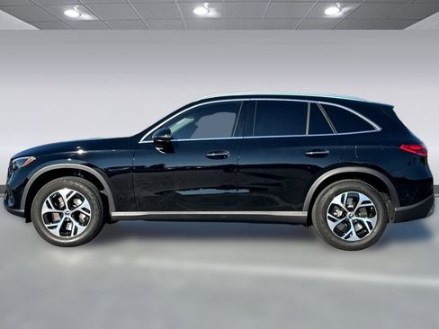 Used 2025 Mercedes-Benz GLC 350e 4MATIC image 2