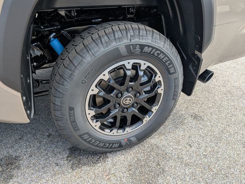 New 2026 Toyota Tundra SR5 AWD/4WD image 31
