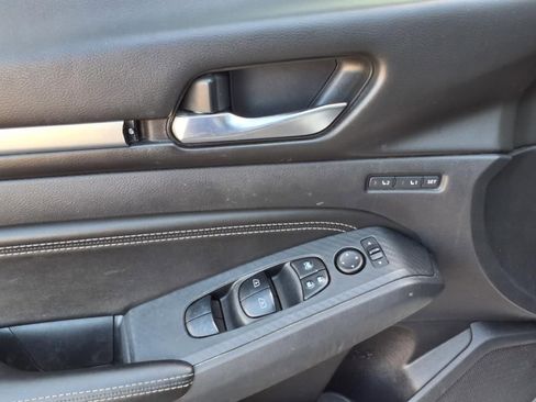 Used 2019 Nissan Altima 2.5 Platinum FWD image 9