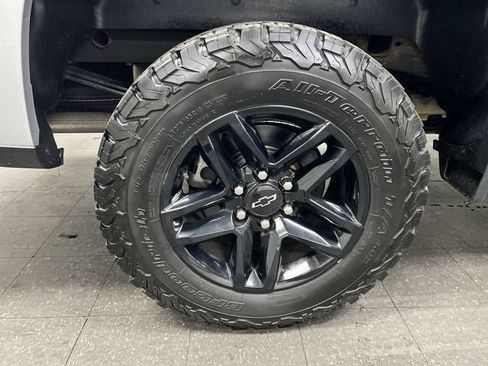 Used 2019 Chevrolet Silverado 1500 Custom Trail Boss w/ Custom Convenience Package AWD/4WD image 32