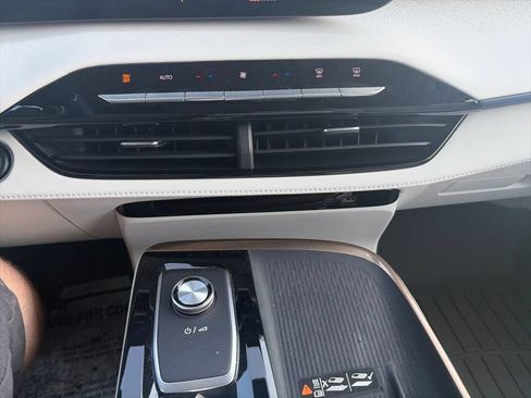 Used 2026 Buick Enclave Avenir w/ Super Cruise Package AWD/4WD image 22