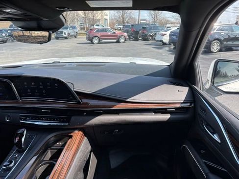 Used 2021 Cadillac Escalade ESV Premium Luxury image 25