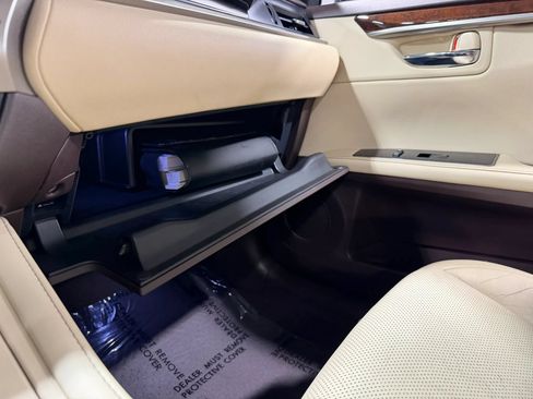 Used 2016 Lexus ES 350 w/ Luxury Package w/Wood Trim FWD image 20