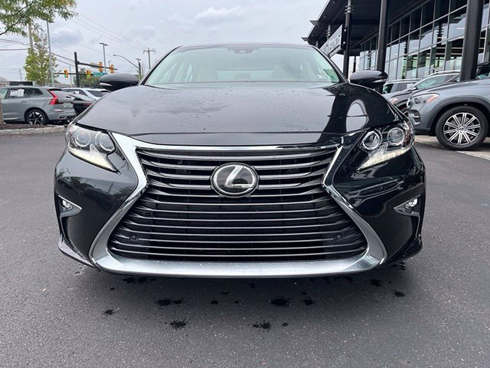 Used 2018 Lexus ES 350 w/ Luxury Package w/Wood Trim FWD image 2
