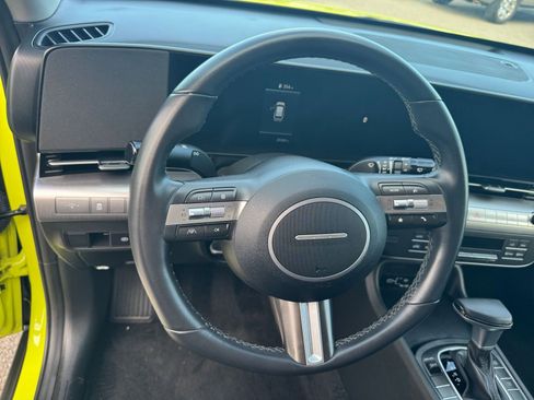 Used 2025 Hyundai Kona SEL image 28