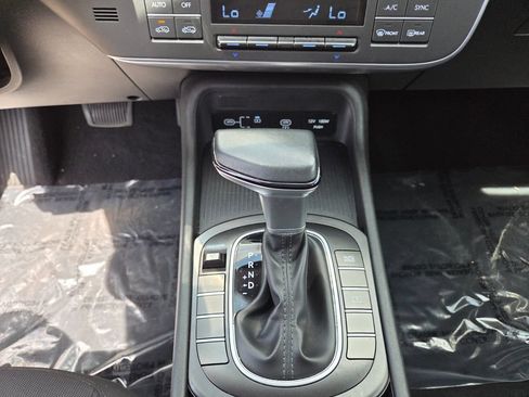 Used 2024 Hyundai Kona SEL AWD/4WD image 31