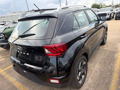 Used 2026 Hyundai Venue SEL FWD image 5