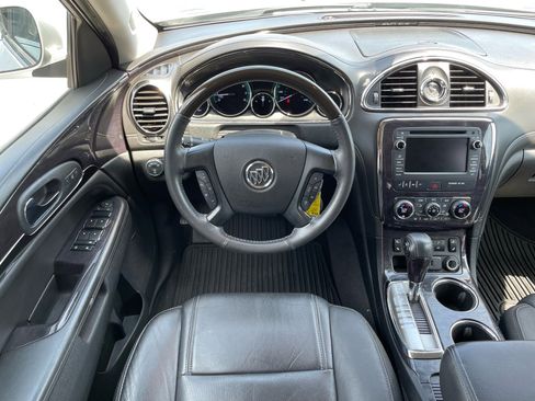 Used 2017 Buick Enclave Leather FWD image 4
