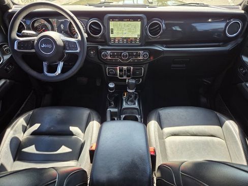 Used 2023 Jeep Wrangler Unlimited Sahara AWD/4WD image 16