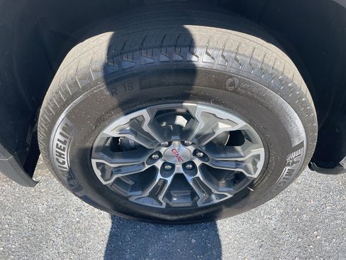 Used 2025 GMC Sierra 1500 SLT RWD image 7