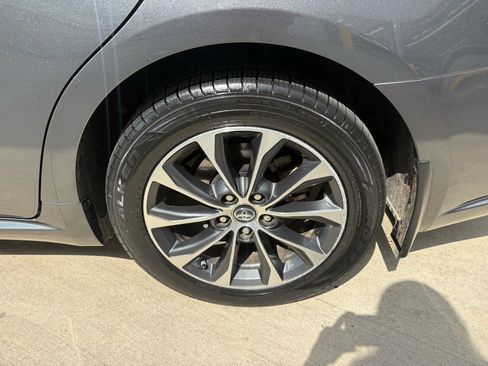 Used 2017 Toyota Avalon XLE FWD image 32