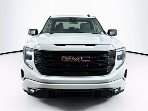 Used 2024 GMC Sierra 1500 Elevation AWD/4WD image 2