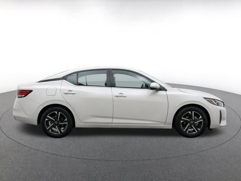 Used 2025 Nissan Sentra SV FWD image 14