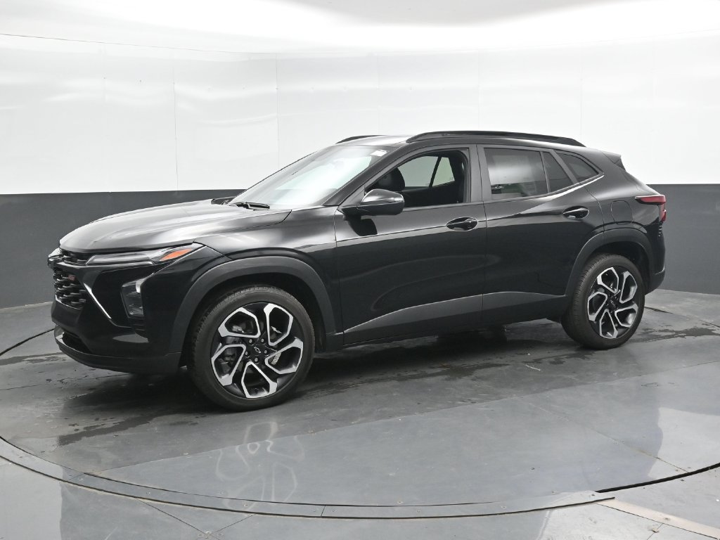 Used 2025 Chevrolet Trax RS w/ Sunroof Package FWD image 8